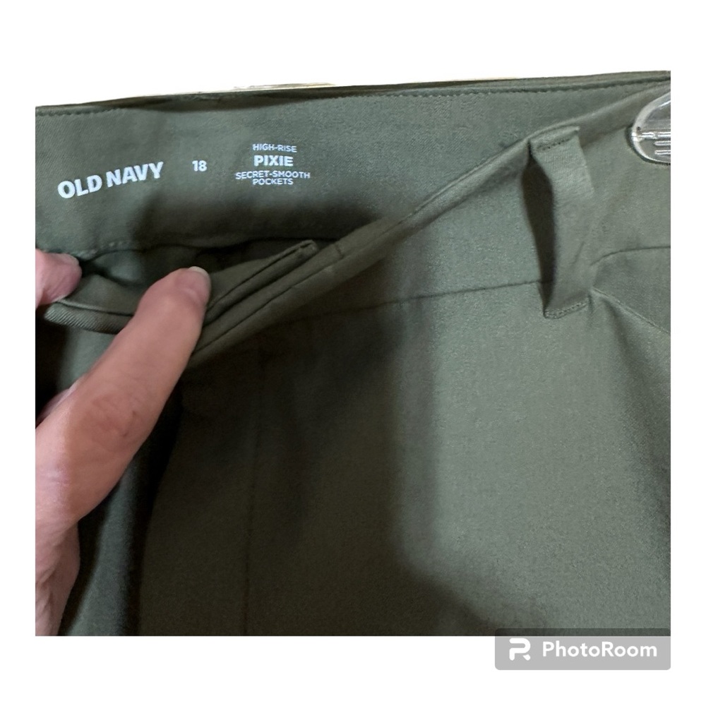 Old Navy Women’s - Picture 2 of 3